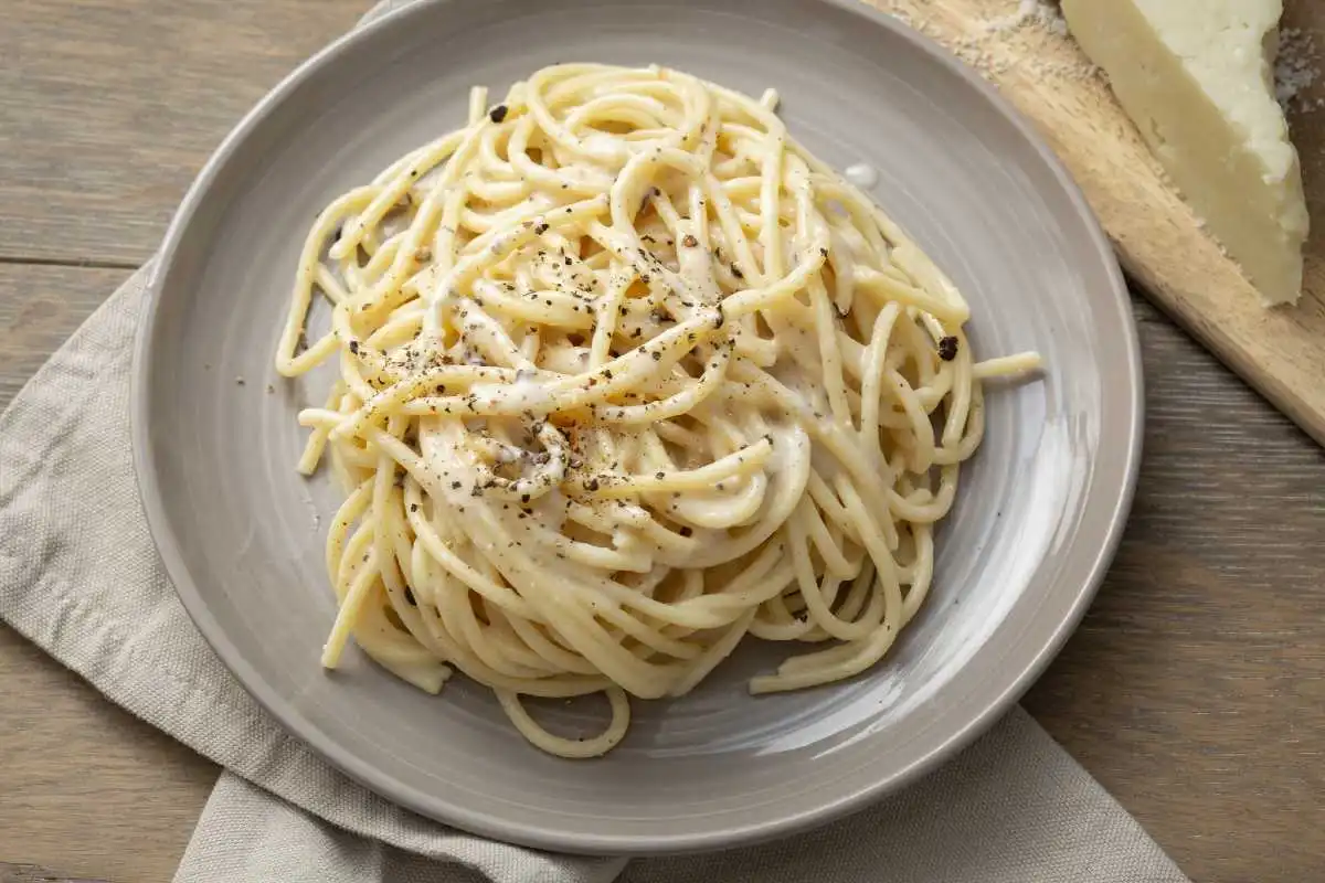 Spaghetti Cacio e Pepe Pecorino and black pepper